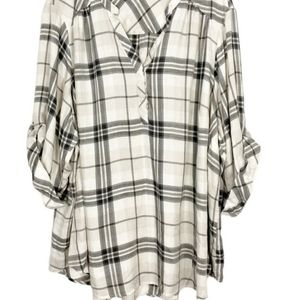 Torrid Plaid 3/4 Sleeve Top. 2x.